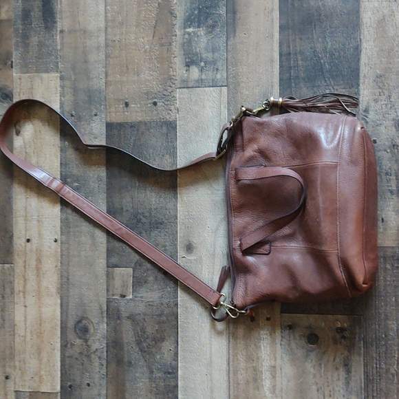 G.H. Bass & Co Brown Leather Crossbody Bag - Picture 12 of 12